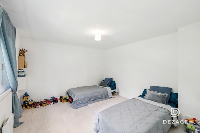 House to renovate with potential for expansion on a vast wooded plot! (11)