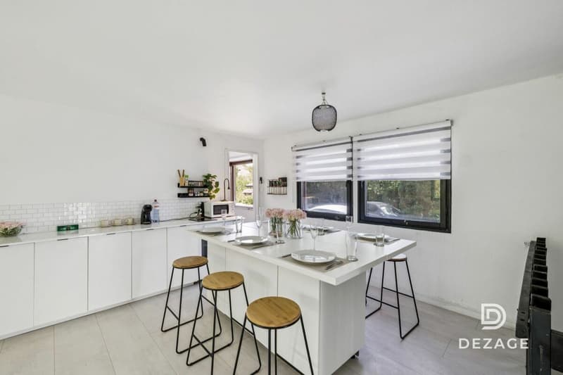House to renovate with potential for expansion on a vast wooded plot! (9)