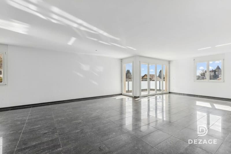 Grande appartamento familiare con balcone coperto e vista sul castello di Oron! (7)