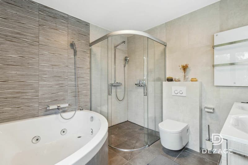 Magnificent renovated bourgeois house in Froideville (13)