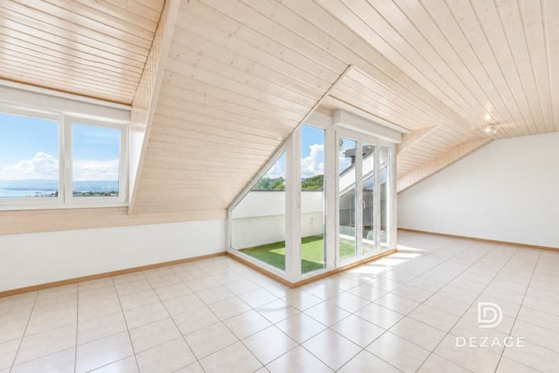 Vaste attique lumineux avec vue panoramique sur le Lac aux portes de Pully et Lausanne ! (1)