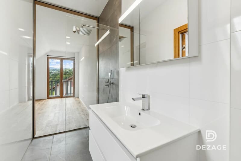 Magnifique duplex moderne en plein centre du village de Bassins (14)