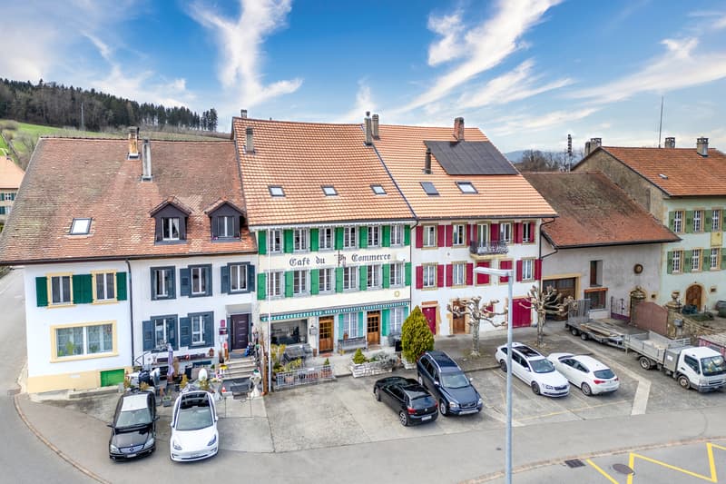 Ampia casa familiare nel cuore del villaggio di Vallamand (2)