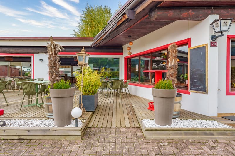 Restaurant in the heart of a privileged setting on the shores of Lake Neuchâtel (5)