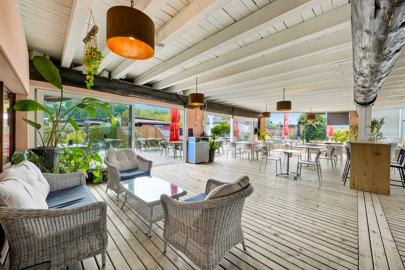 Restaurant in the heart of a privileged setting on the shores of Lake Neuchâtel (8)