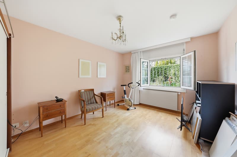 Apartment with 4.5 rooms, garden, lake view and mountain view (9)