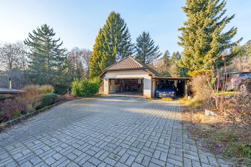Large house with two apartments and potential for expansion (3)