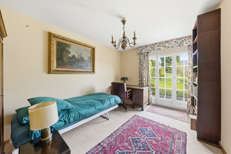 Apartment with 4.5 rooms, garden, lake view and mountain view (10)