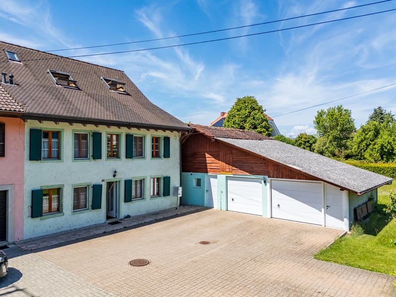 Renovated village house with 2 apartments (2)