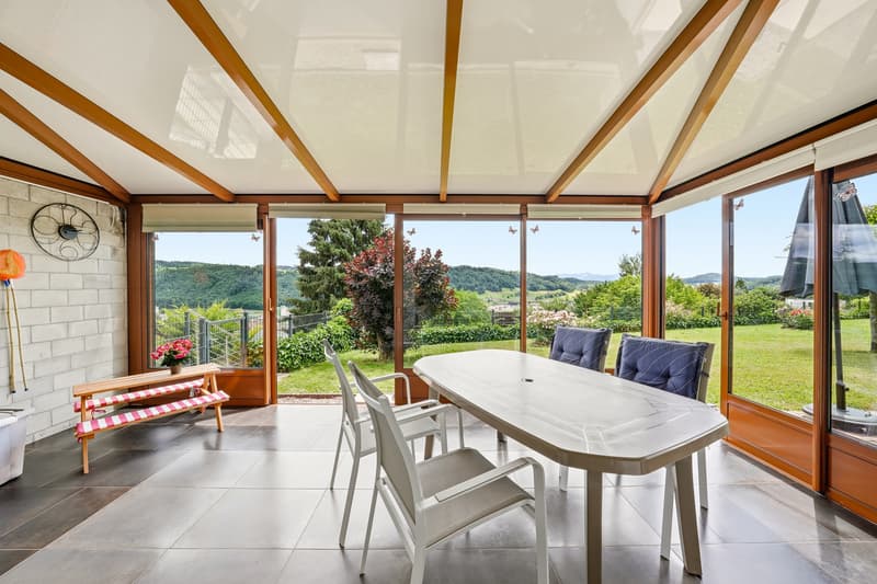 Superbe villa familiale de 5.5 pièces avec grand jardin et vue dégagée (6)
