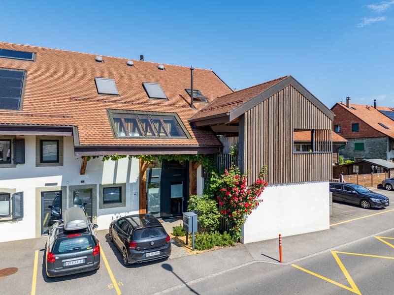 Wohnung mit 4,5 Zimmern in einem renovierten Bauernhaus im Triplex (1)