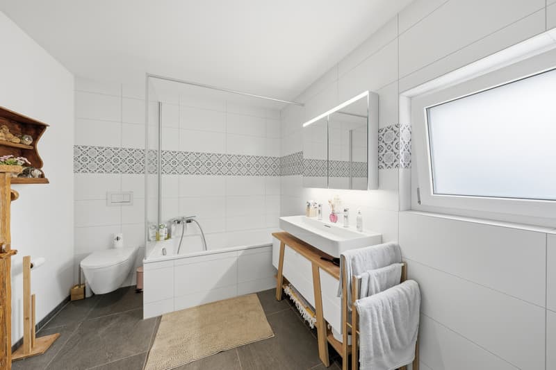 Wohnung mit 4,5 Zimmern in einem renovierten Bauernhaus im Triplex (4)