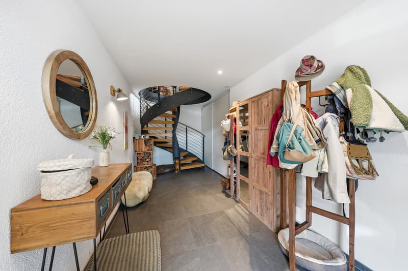 Wohnung mit 4,5 Zimmern in einem renovierten Bauernhaus im Triplex (2)