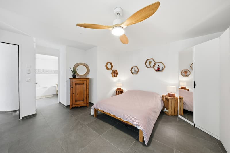 Wohnung mit 4,5 Zimmern in einem renovierten Bauernhaus im Triplex (3)