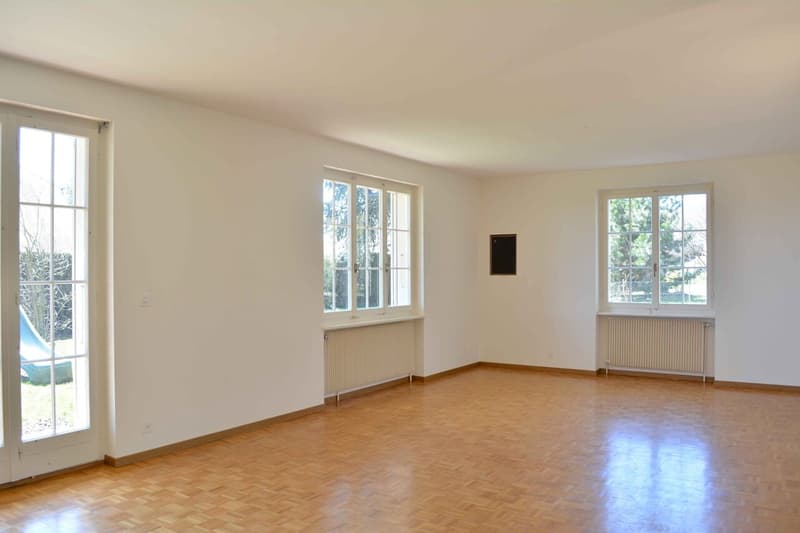Geräumige Villa mit 6.5 Zimmern in der Nähe aller Annehmlichkeiten (7)