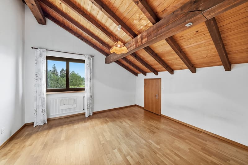 Casa unifamiliare su grande appezzamento con vista sul lago (10)