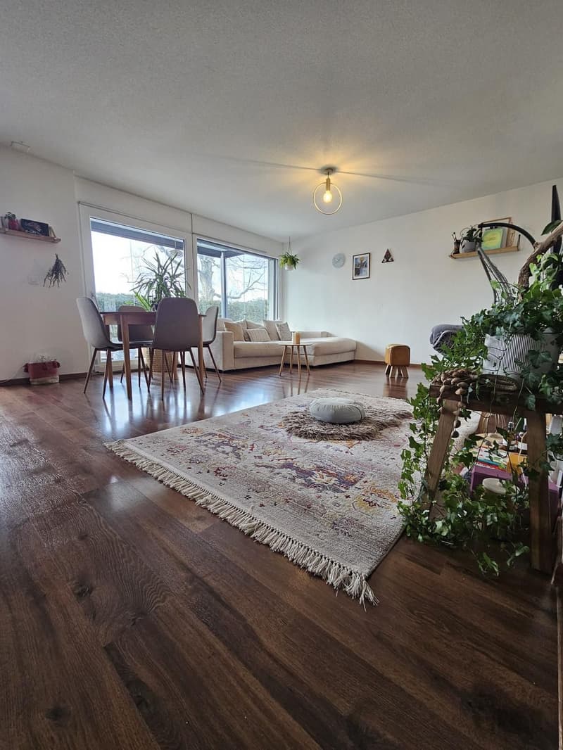 Bel appartement de 3,5 pièces, bénéficiant d'un jardin privatif et d'une place de parc intérieure (4)