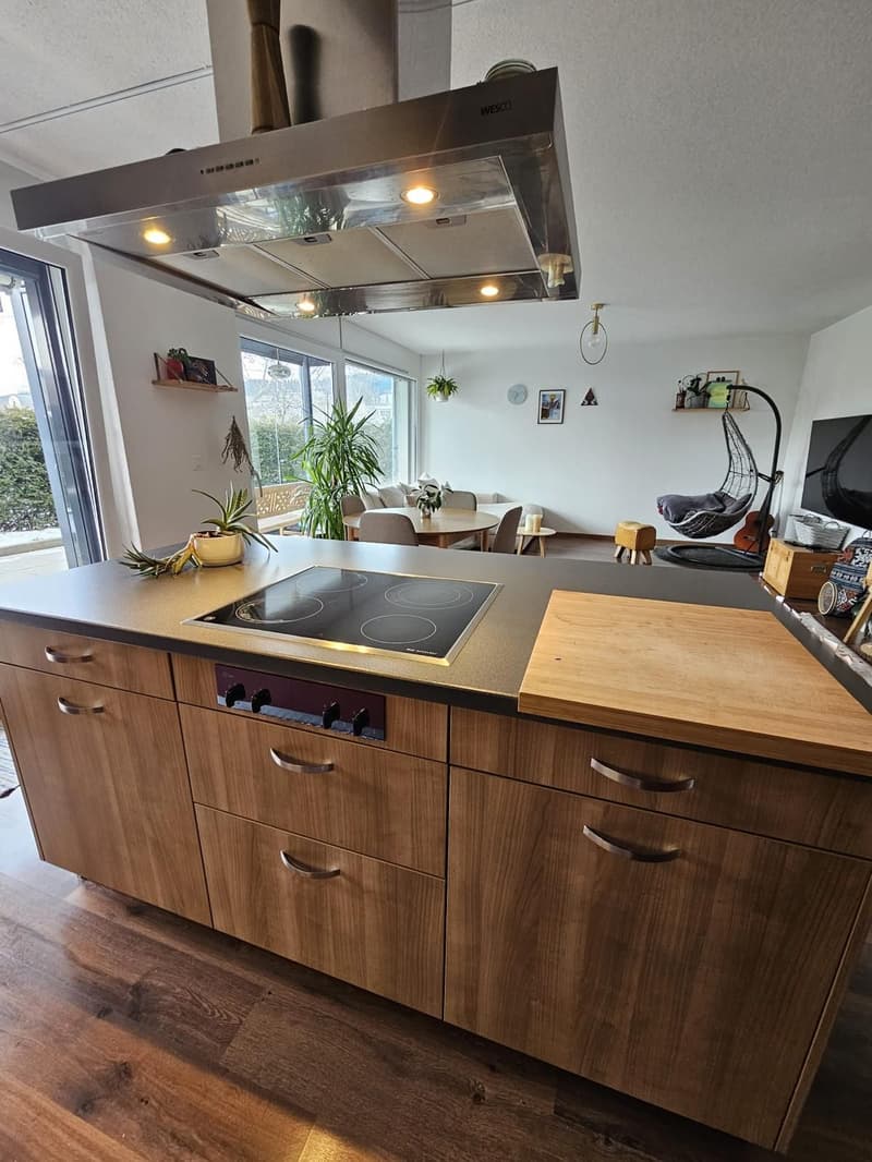 Bel appartement de 3,5 pièces, bénéficiant d'un jardin privatif et d'une place de parc intérieure (3)