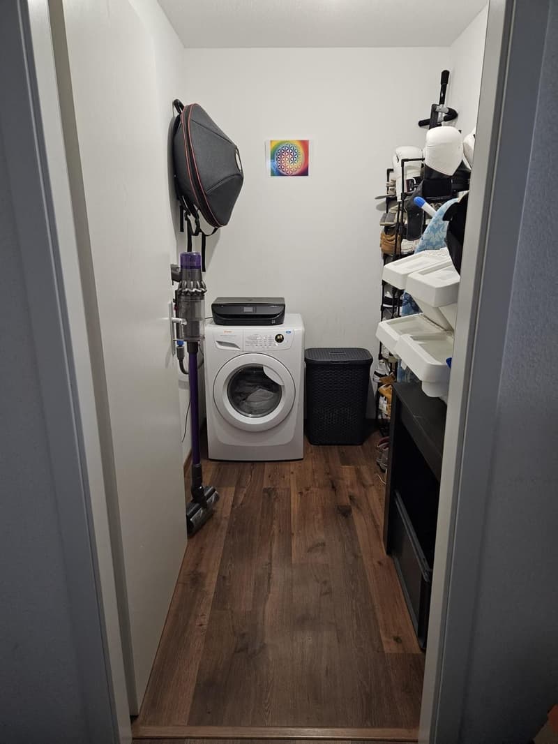 Bel appartement de 3,5 pièces, bénéficiant d'un jardin privatif et d'une place de parc intérieure (7)