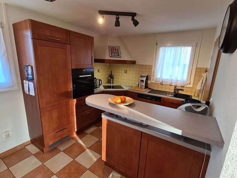Appartement en attique avec  terrasse, garage double et place de parc extérieure (5)