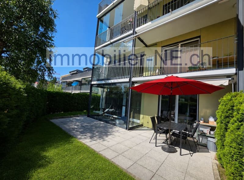Bel appartement de 3,5 pièces, bénéficiant d'un jardin privatif et d'une place de parc intérieure (1)