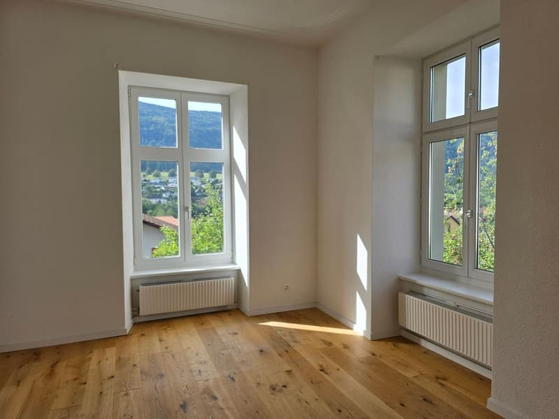 Maison de maître rénovée - 5 appartements à Corgémont (5)