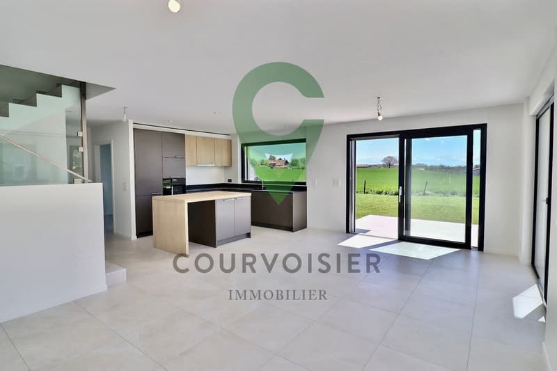 New! Semi-detached villa with unobstructed view of the Alps (2)
