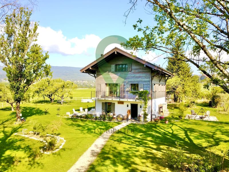 Family residence in an exclusive environment (4)