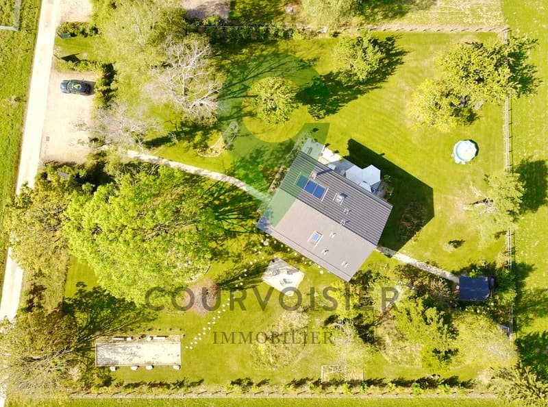 Family residence in an exclusive environment (3)