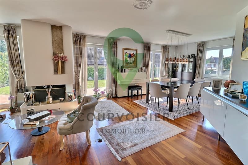 Beautiful individual villa with garden in Pully (2)