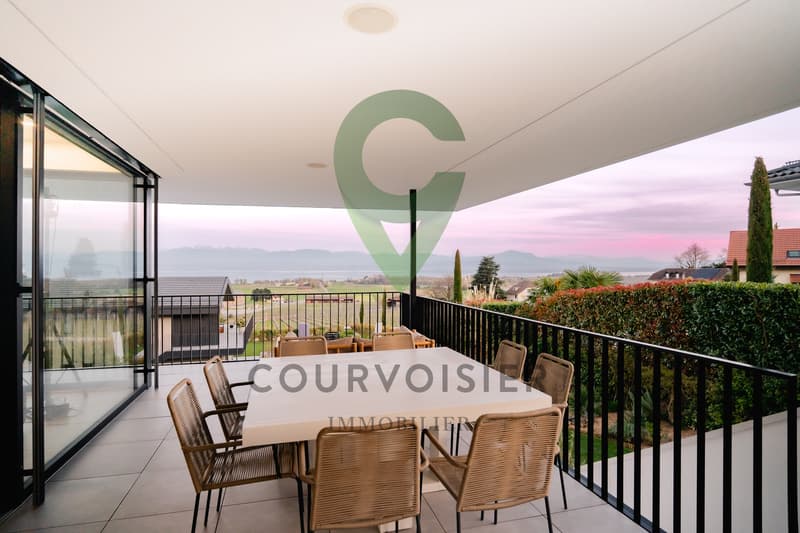 An exclusive refuge combining refined design and lakeside perspective (12)