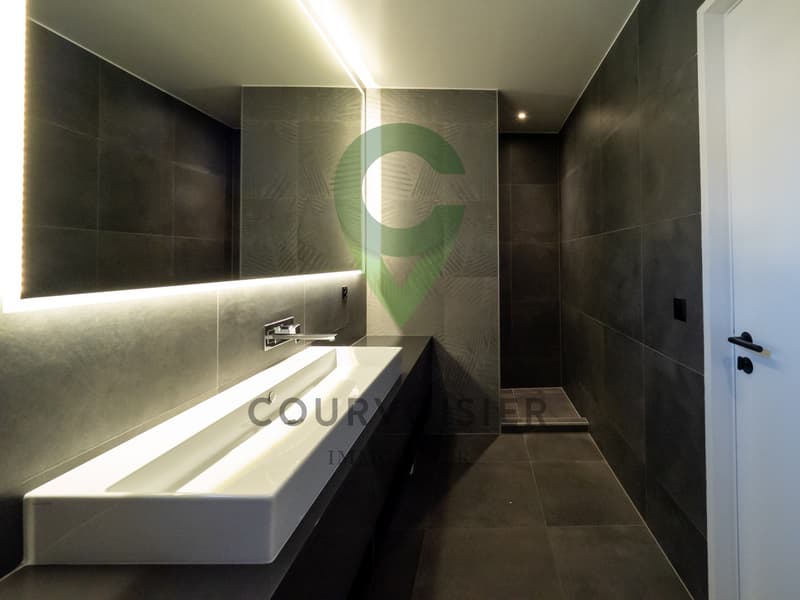 An exclusive refuge combining refined design and lakeside perspective (8)