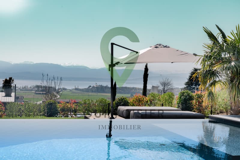 An exclusive refuge combining refined design and lakeside perspective (9)