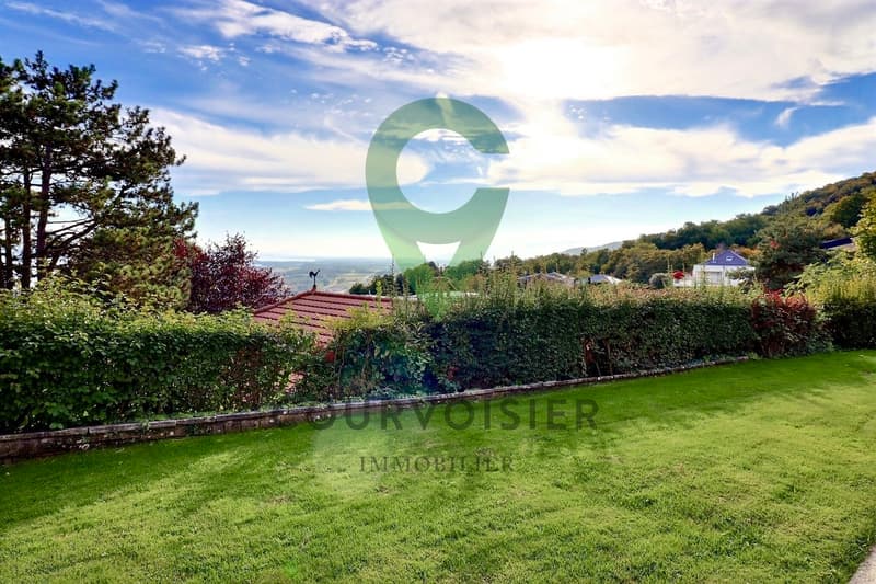 Magnificent house with breathtaking view and authentic character (10)