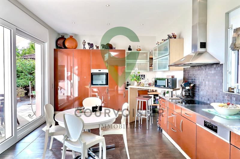 Magnificent house with breathtaking view and authentic character (6)