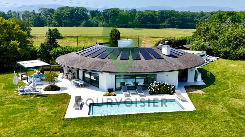 Exceptional property with panoramic views and 2 pools (2)