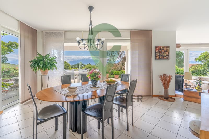 Semi-detached house with 7.5 rooms and lake view, close to Morges (4)