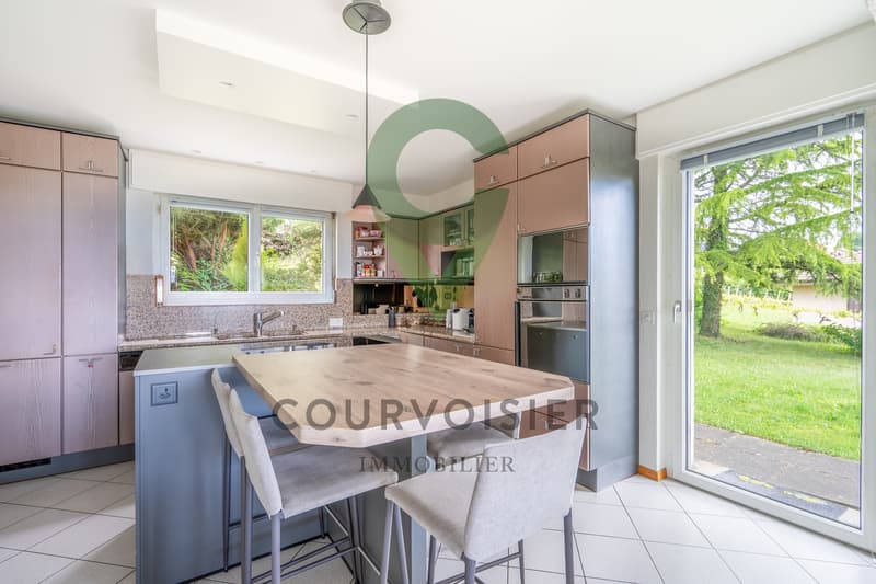 Semi-detached house with 7.5 rooms and lake view, close to Morges (5)