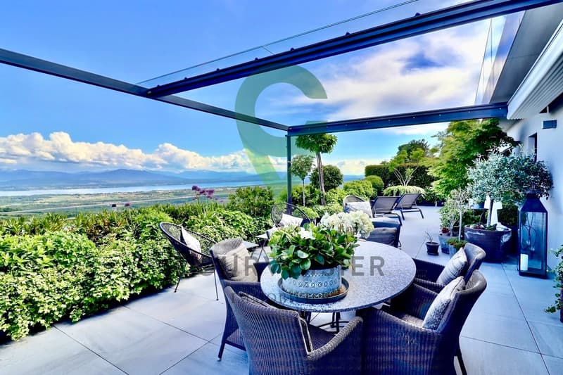 Exceptional apartment with panoramic view, 10 minutes from Vich (3)