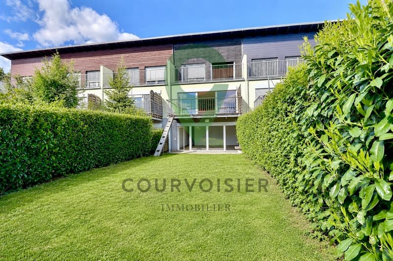 Triplex with garden, terrace and beautiful view - available immediately (1)