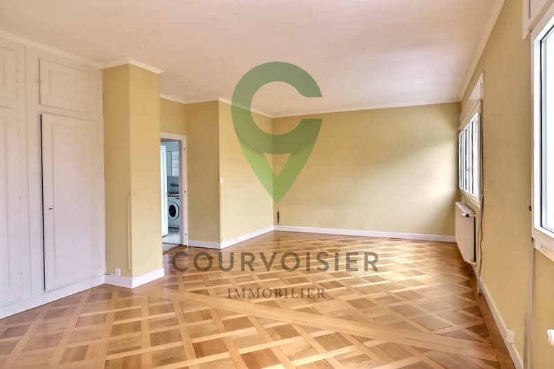 Character house with 2 apartments in the heart of Rolle (9)