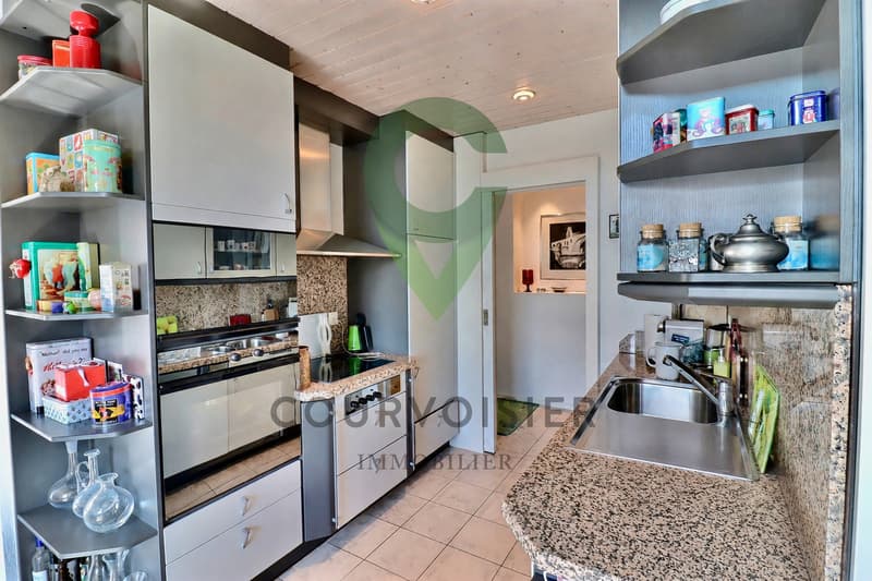 Spacious attic with 3.5 rooms and lovely unobstructed view of the lake (5)