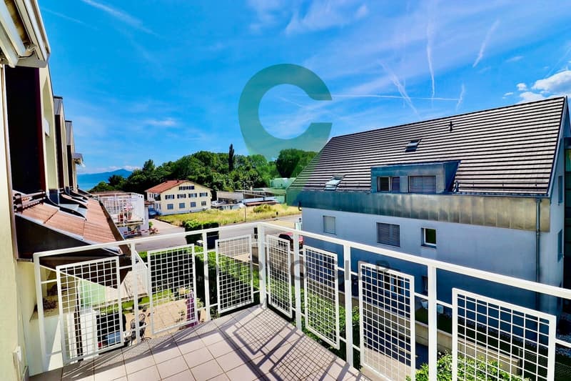 Spacious attic with 3.5 rooms and lovely unobstructed view of the lake (11)