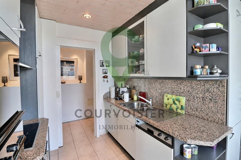 Spacious attic with 3.5 rooms and lovely unobstructed view of the lake (6)