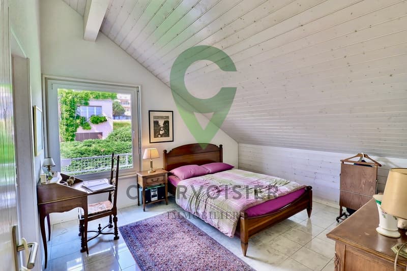 Spacious attic with 3.5 rooms and lovely unobstructed view of the lake (9)