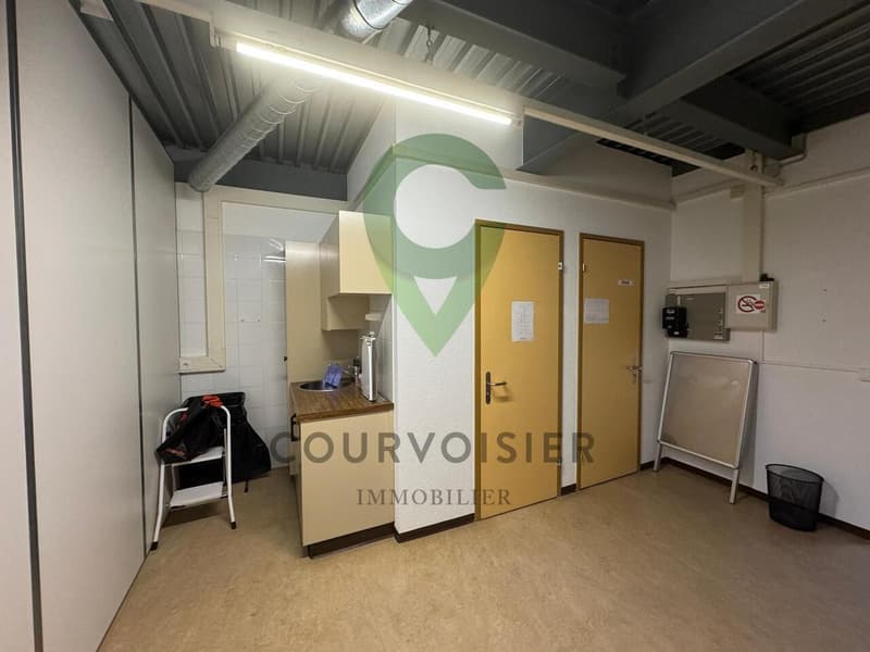 Surface mixte location de boxes de stockage et de bureau (5)