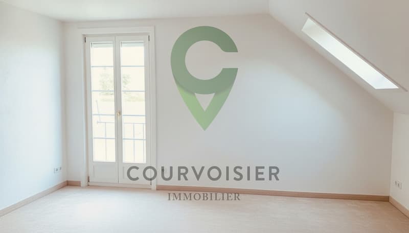 APPARTEMENT EN ATTIQUE AVEC VUE IMPRENABLE SUR LE LAC ET ALPES (4)