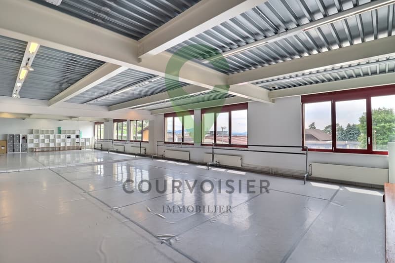 Espace lumineux, modulable et parfait pour un espace de co-working (3)