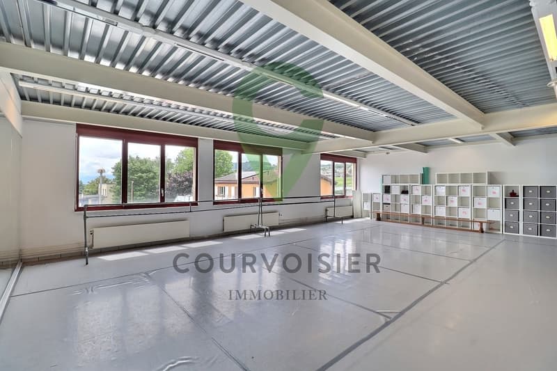 Espace lumineux, modulable et parfait pour un espace de co-working (5)