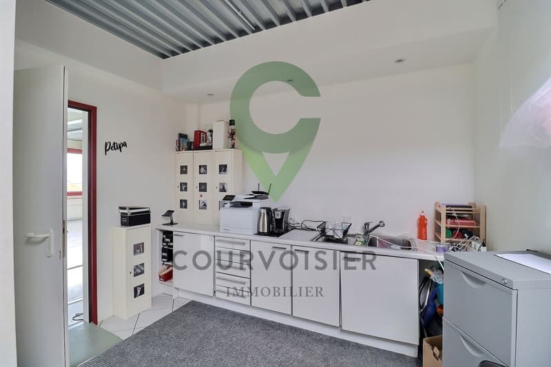 Espace lumineux, modulable et parfait pour un espace de co-working (11)
